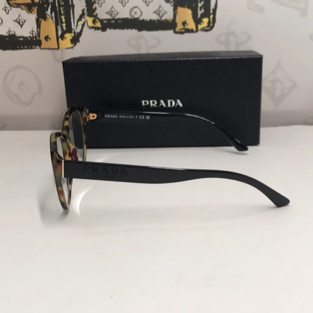 Authentic New PRADAPR 04WV black and medium havana